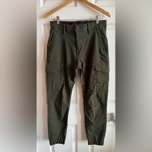 DARK BLACK Men's Olive Green Cargo Pants W32